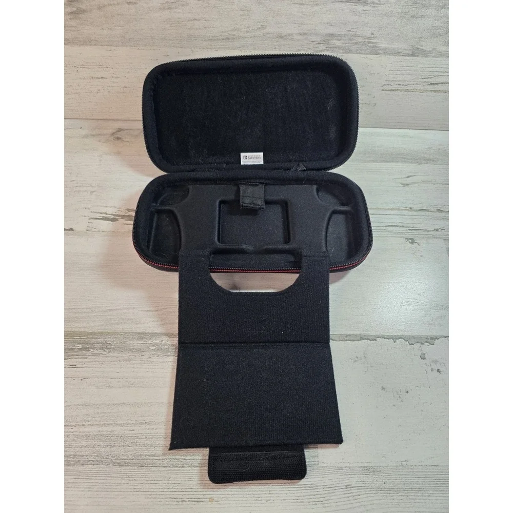 Nintendo Switch Deluxe Travel Case Charcoal Gray Hardshell Carrying‎ Pouch Logo